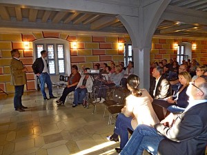 Gründung des Unterstützerkreises Weißenburg hilft am 18. Mai 2ß015 im Söller des alten Rathauses